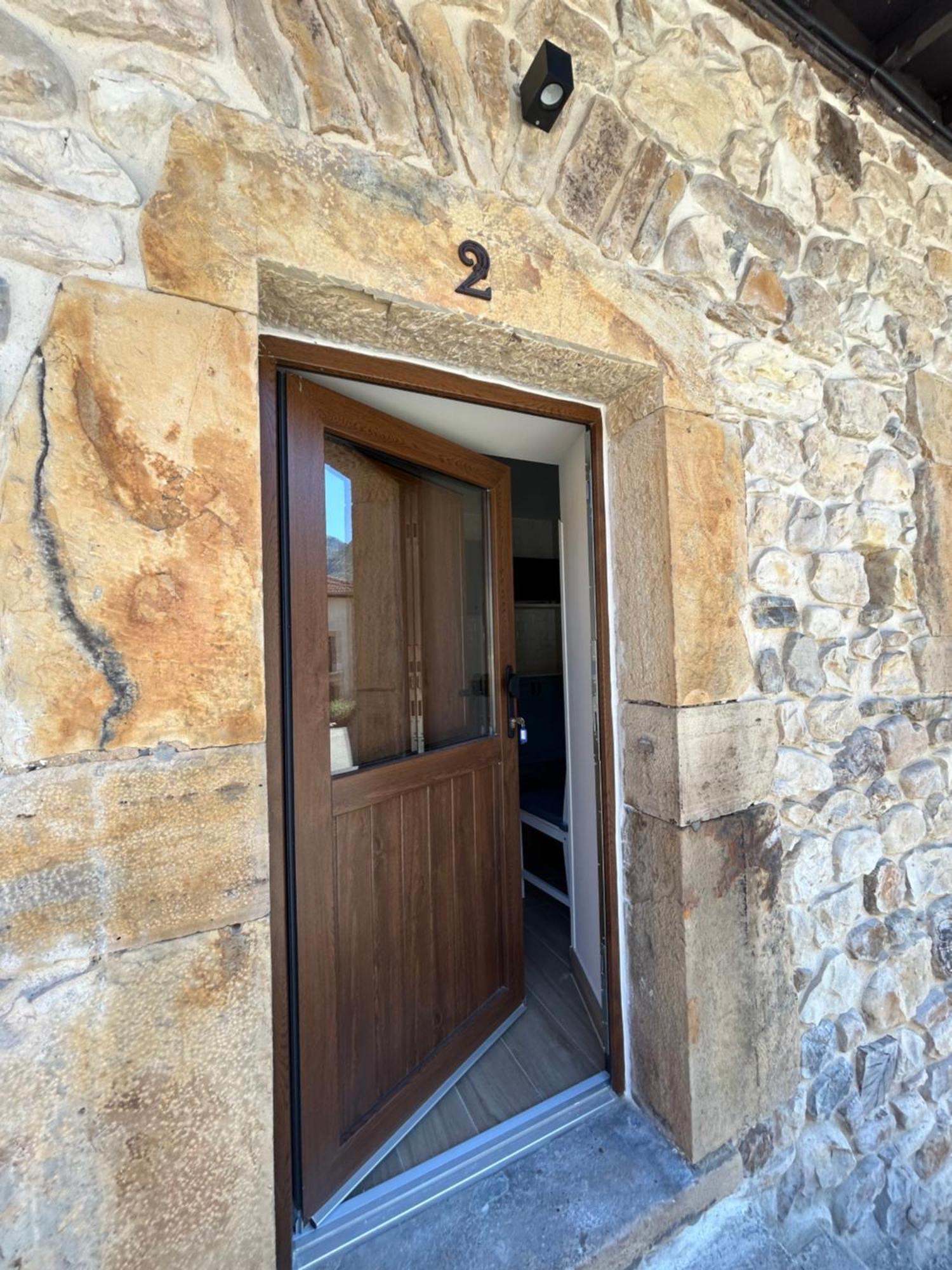 Apartamentos San Roque Arenas De Cabrales Dış mekan fotoğraf